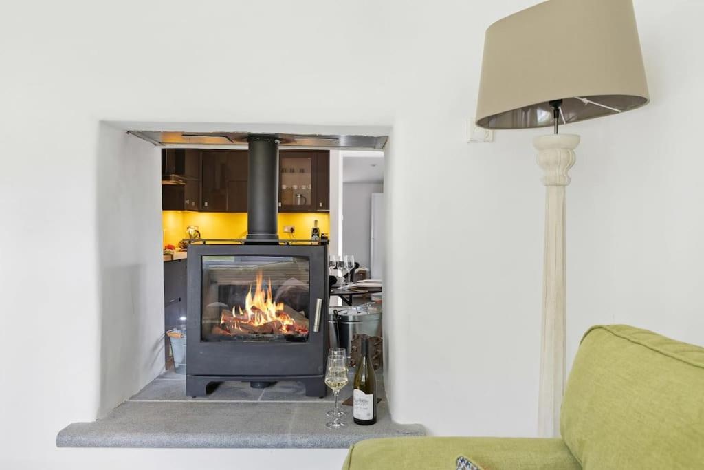 Bramblewood - Cosy Chic, Hot Tub, Close To Beach Stokeinteignhead エクステリア 写真