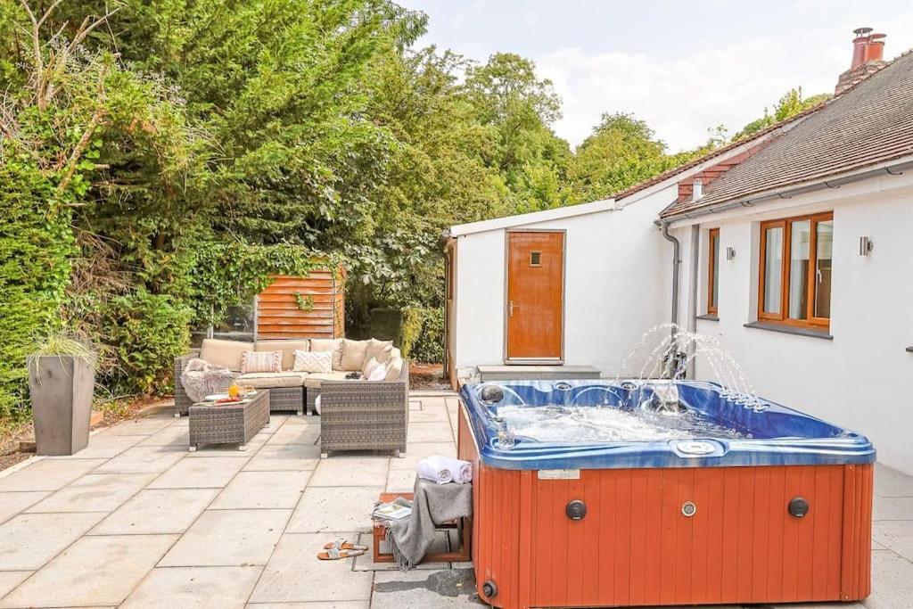 Bramblewood - Cosy Chic, Hot Tub, Close To Beach Stokeinteignhead エクステリア 写真