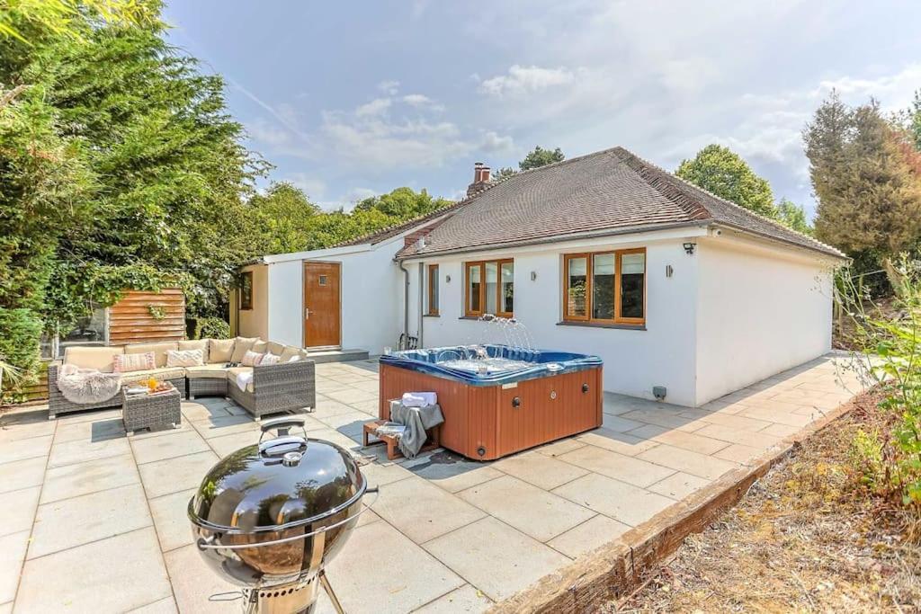 Bramblewood - Cosy Chic, Hot Tub, Close To Beach Stokeinteignhead エクステリア 写真