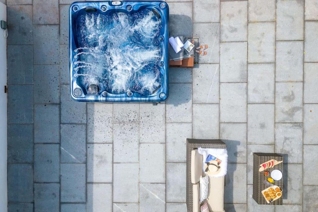 Bramblewood - Cosy Chic, Hot Tub, Close To Beach Stokeinteignhead エクステリア 写真
