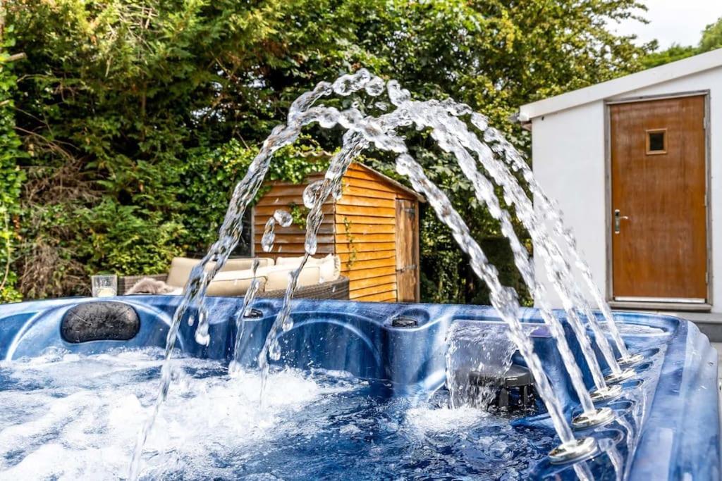 Bramblewood - Cosy Chic, Hot Tub, Close To Beach Stokeinteignhead エクステリア 写真