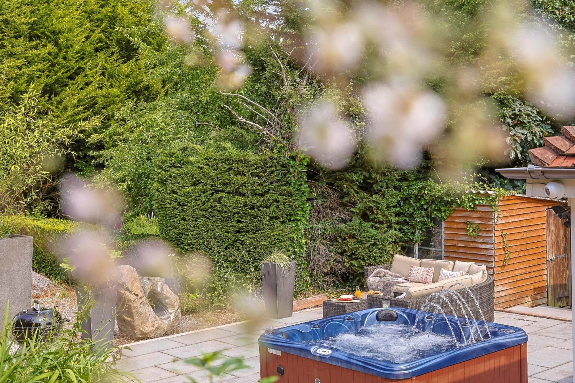 Bramblewood - Cosy Chic, Hot Tub, Close To Beach Stokeinteignhead エクステリア 写真